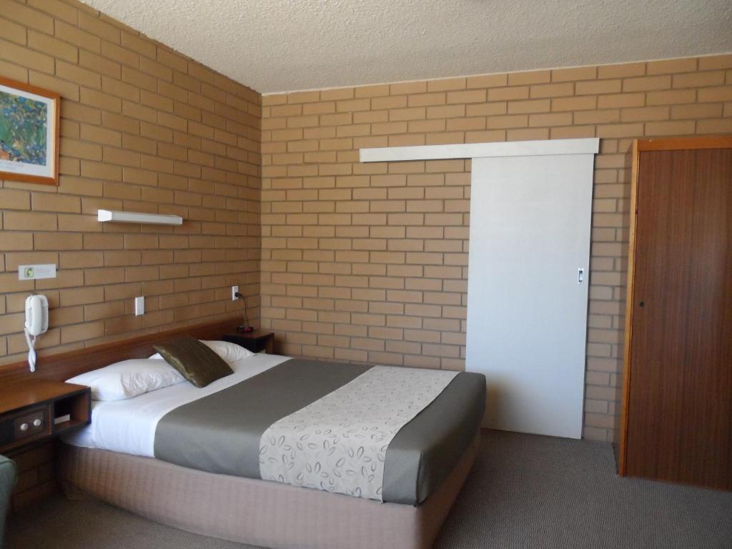 Mount Wycheproof Motor Inn Room photo